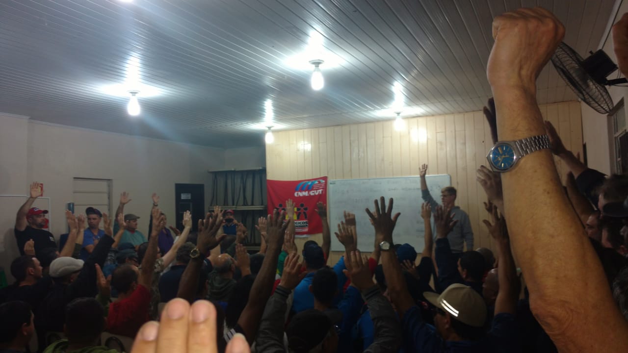 Metalúrgicos conquistam 2,3% e  manutenção das cláusulas sociais