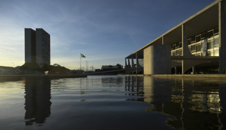 Comissão tira acidente a caminho do trabalho e aprova MP antifraude