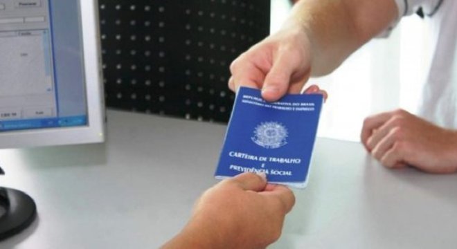 Brasil gerou 129,6 mil novos postos de trabalho em abril