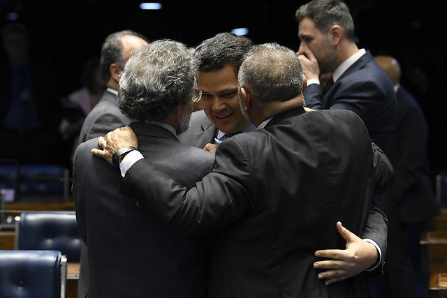 Reforma da Previdência é aprovada e aposentadoria fica mais difícil para trabalhador