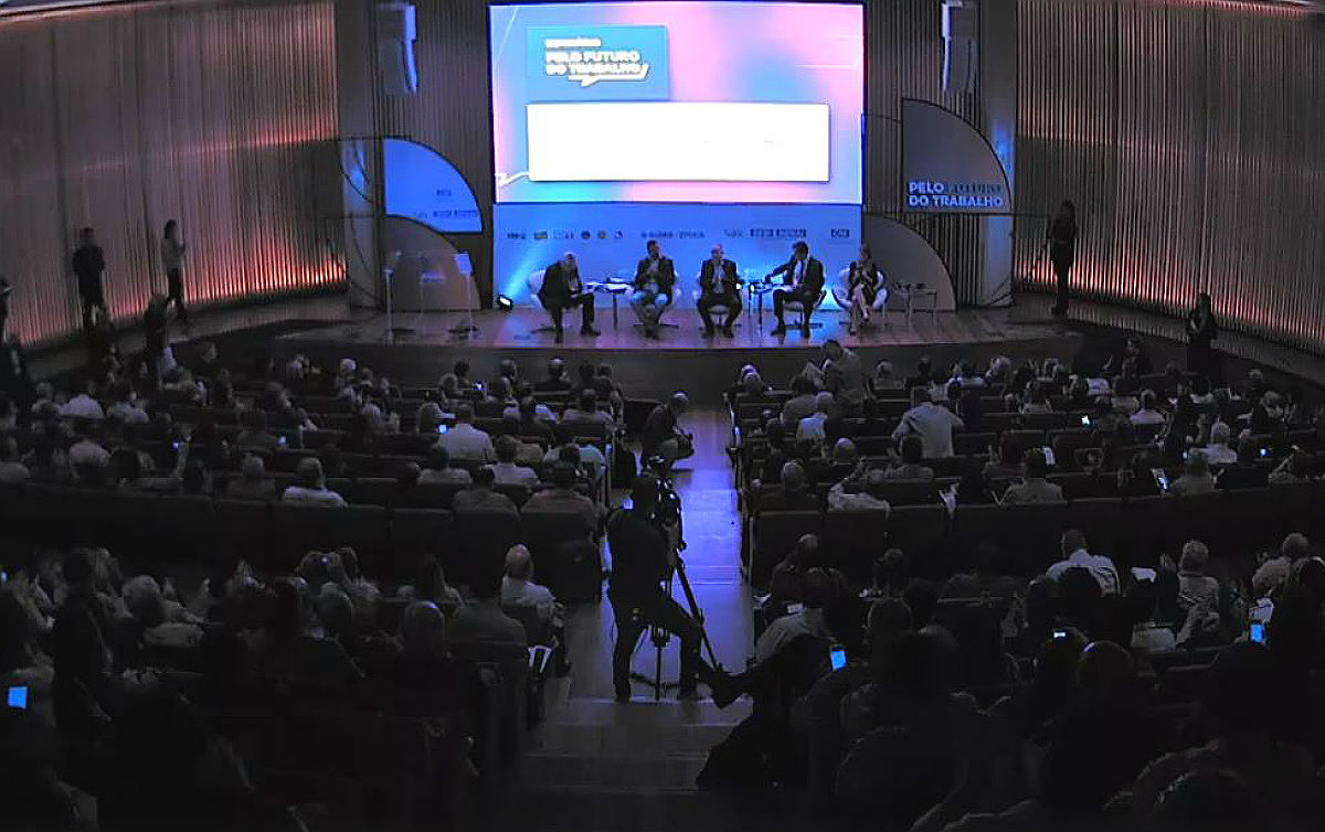 Centrais e CNI: para enfrentar desafios da indústria, será preciso contrariar o governo Bolsonaro