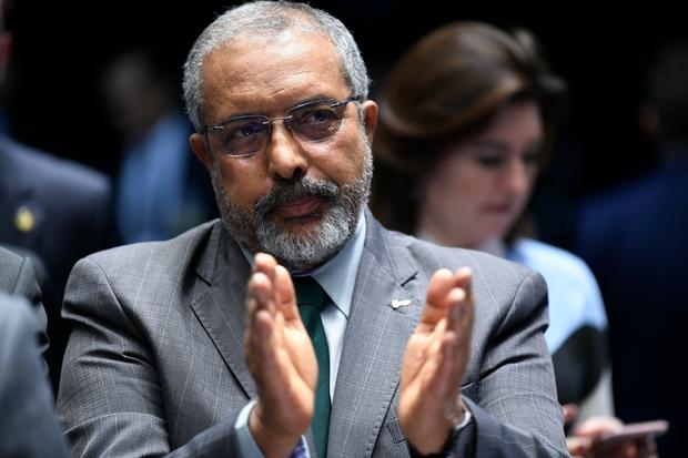 Governo recua e Senado conclui votação da nova Previdência