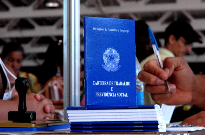 Em dois anos de reforma trabalhista, emprego CLT vira miragem