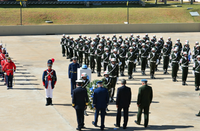 Senado aprova aposentadoria dos militares sem idade mínima e com benefício integral