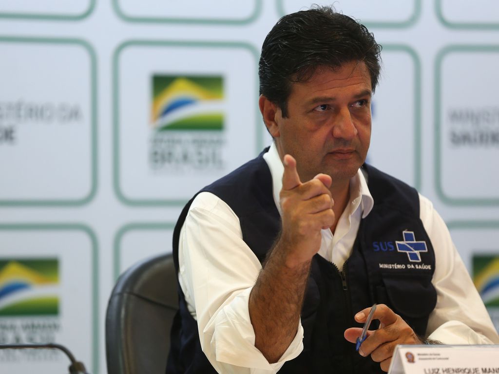 MPF quer explicações de Mandetta para relaxar distanciamento social em algumas cidades