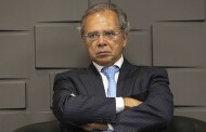 Em meio à pandemia, Paulo Guedes ameaça avançar nas privatizações no Brasil