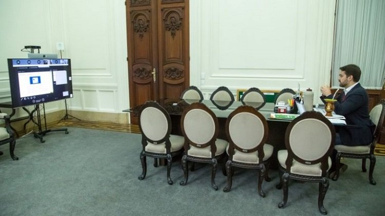 Educadores rejeitam calendário do governo Leite para volta às aulas a partir de 31 de agosto