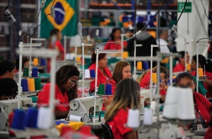 Mulheres chefiam 50,8% dos lares, mas ganham menos e sofrem mais com desemprego