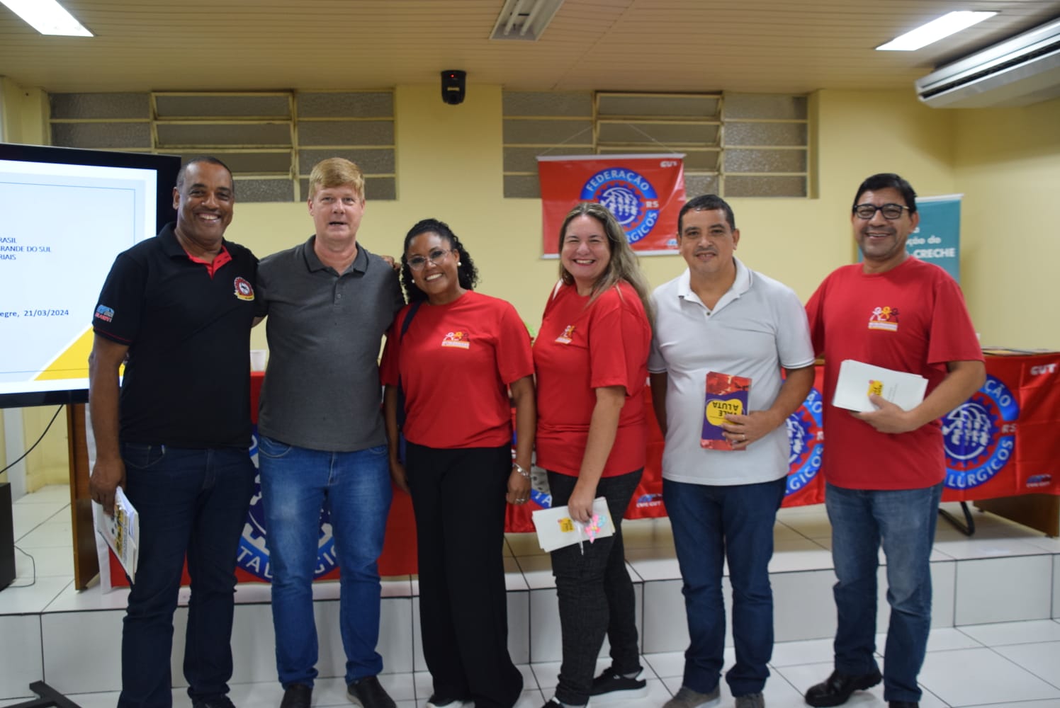 Metalúrgicos da CUT-RS definem pauta para campanha salarial em plenária estadual